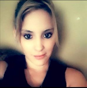 Meet your Posher, Candace